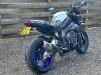 YAMAHA MT-10