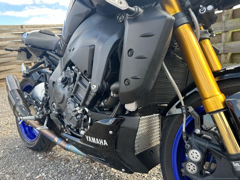 YAMAHA MT-10