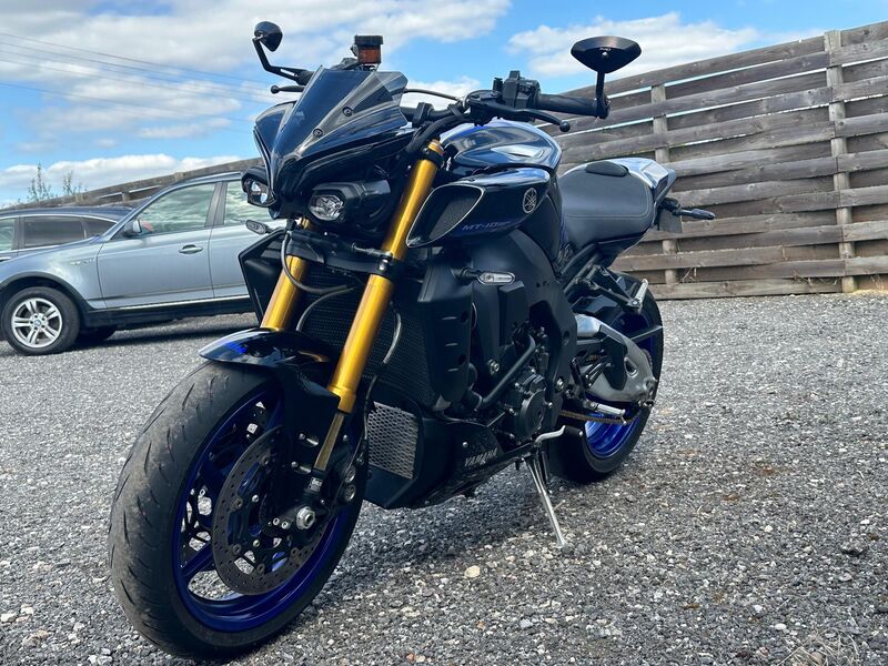 YAMAHA MT-10