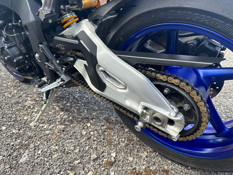 YAMAHA MT-10
