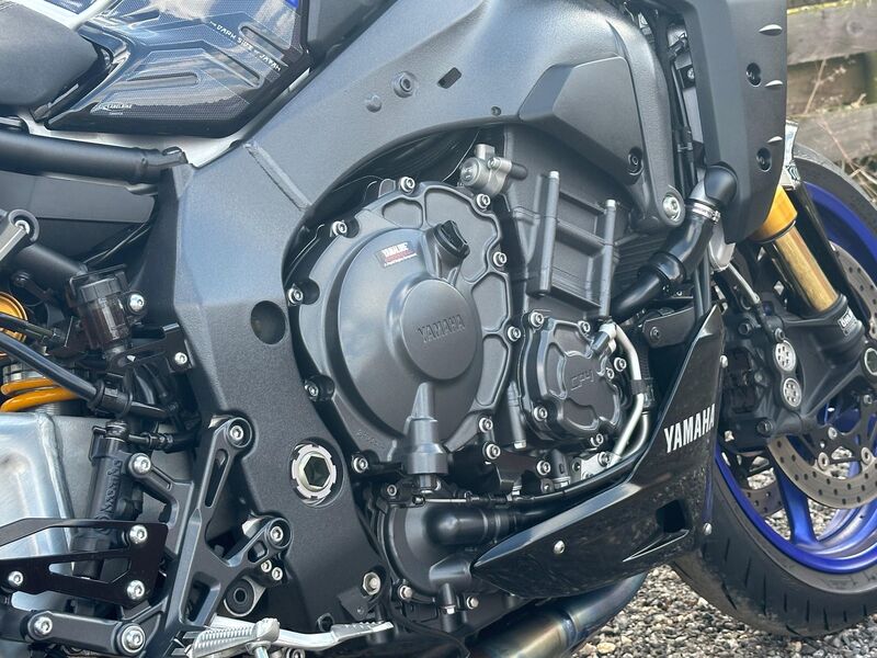 YAMAHA MT-10