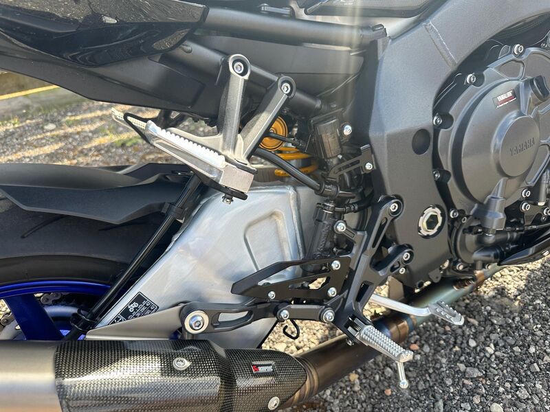 YAMAHA MT-10