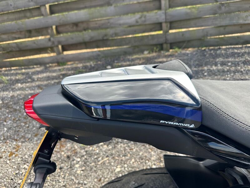YAMAHA MT-10