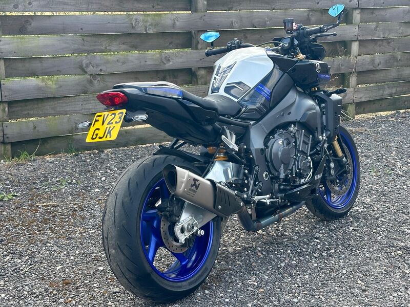 YAMAHA MT-10