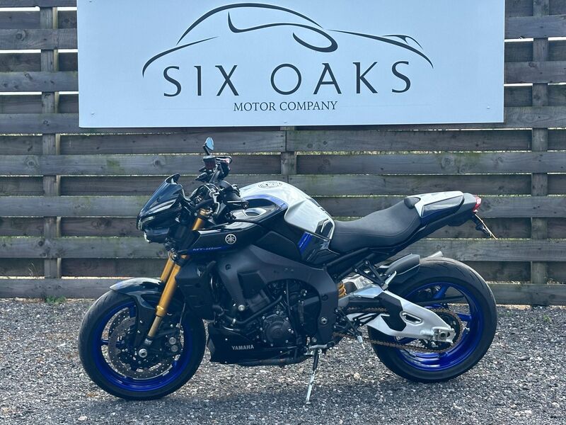 YAMAHA MT-10