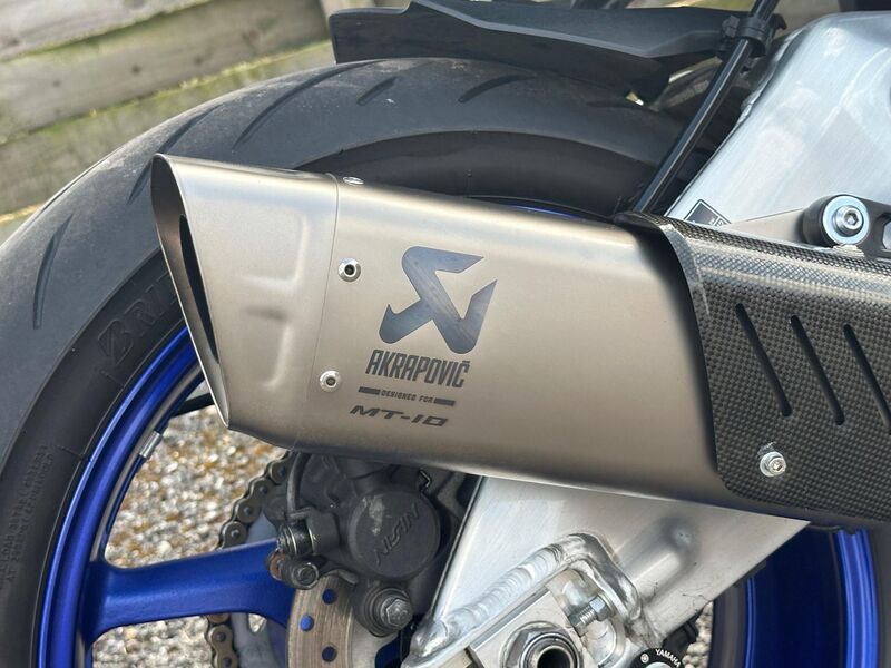 YAMAHA MT-10