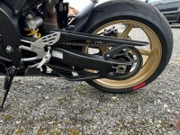 YAMAHA R1