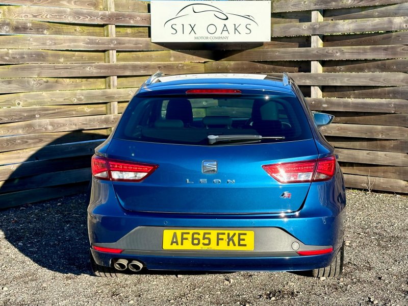 SEAT LEON