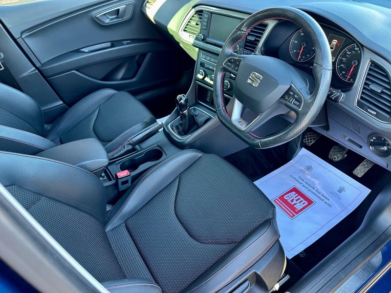 SEAT LEON