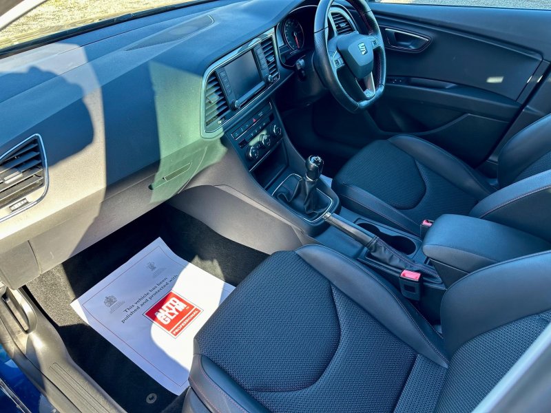 SEAT LEON