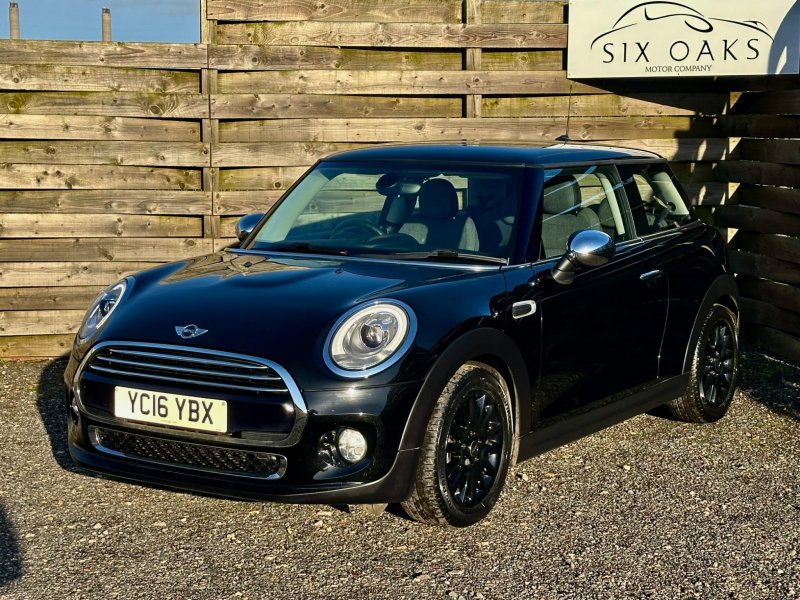 MINI HATCH