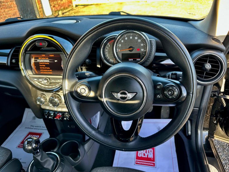 MINI HATCH