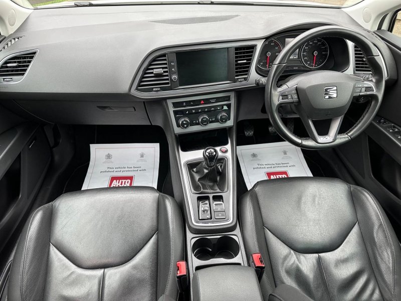 SEAT LEON