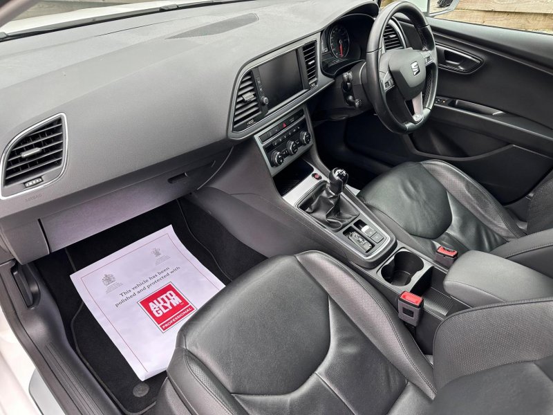 SEAT LEON