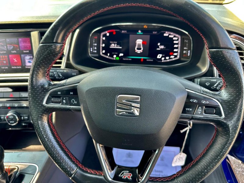 SEAT LEON