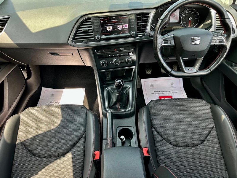 SEAT LEON